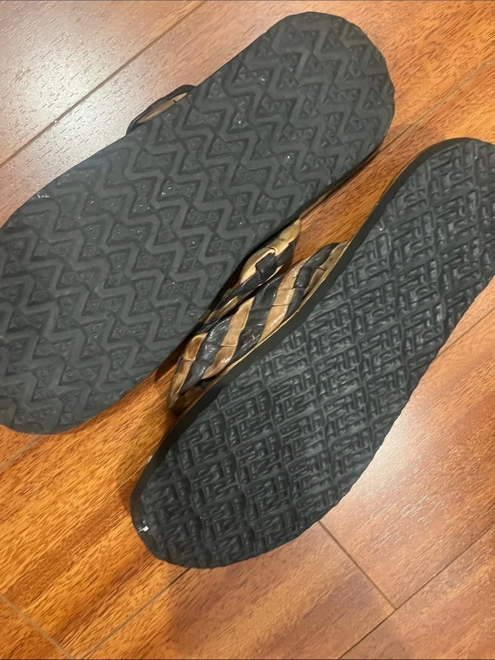 Men’s Braided Leather Flip Flops - Black and Brown